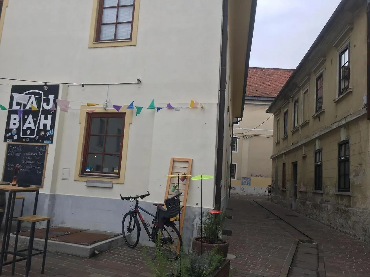 Pretty & Modern Apartment By The River Ljubljana